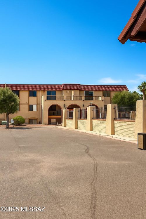 904-6321 N Barcelona Court, Tucson, AZ, 85704 | Card Image