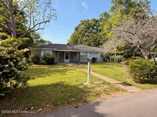 3395 Howze St, Moss Point, MS, 39563-3816 | Card Image