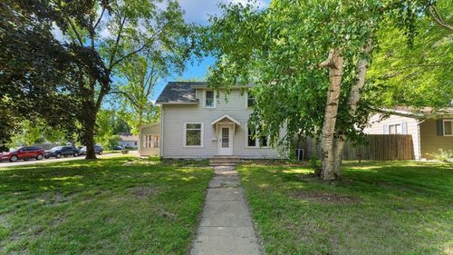 1220 Campbell Ave Nw, Willmar, MN, 56201-2437 | Card Image