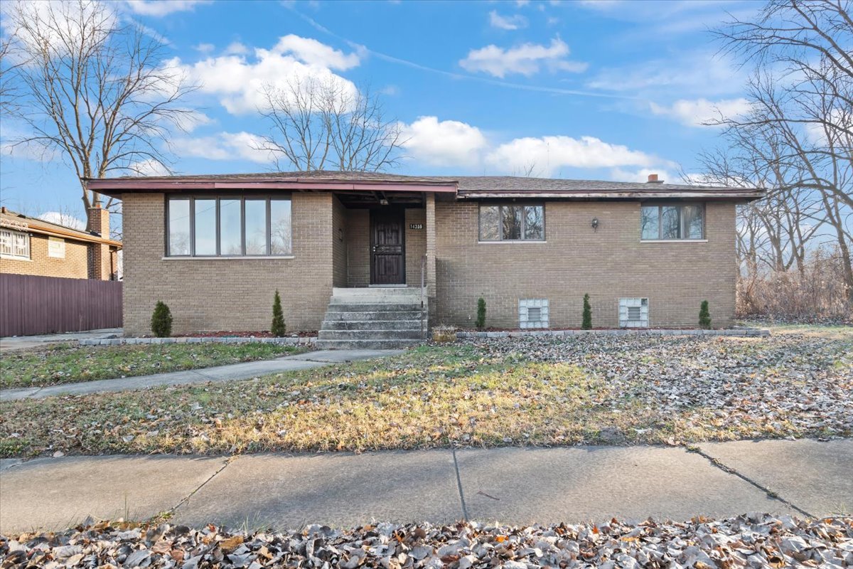 14315 S Manistee Avenue, For Sale in Burnham Zoocasa