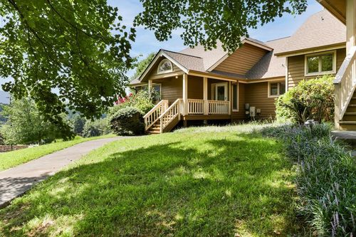 21 Meadow Ridge Dr, Hayesville, NC, 28904-8036 | Card Image