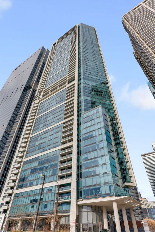 unit-2905-340 E Randolph St, Chicago, IL, 60601-7916 | Card Image