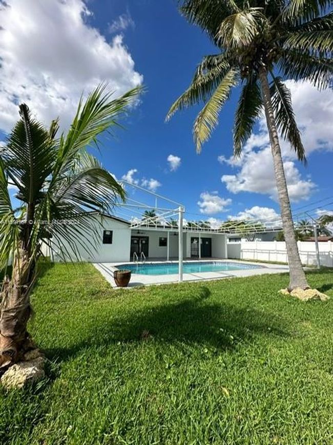 4901 Washington St, House other with 3 bedrooms, 3 bathrooms and null parking in Hollywood FL | Image 5