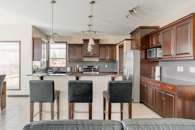 621 Cavendish Beach Bay, Home with 3 bedrooms, 2 bathrooms and 6 parking in Chestermere AB | Image 13
