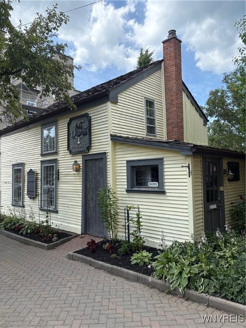 476 Center St, Lewiston, NY, 14092-1604 | Card Image