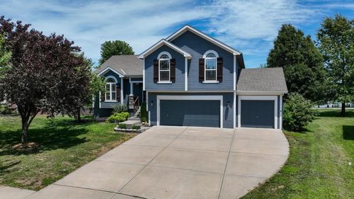 11039 N Skiles Ave, Kansas City, MO, 64157-8634 | Card Image