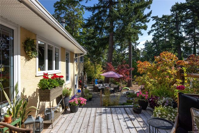 3935 Tudor Ave, House other with 4 bedrooms, 3 bathrooms and 2 parking in Saanich BC | Image 8