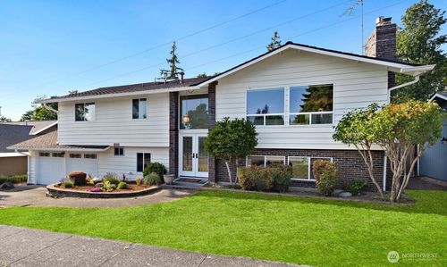 1832 Se 16th Pl, Renton, WA, 98055-3724 | Card Image