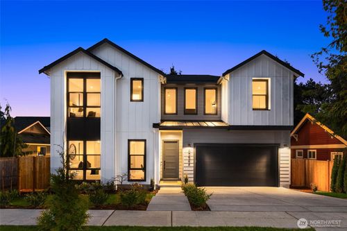 8232 21st Ave Ne, Seattle, WA, 98115-4510 | Card Image