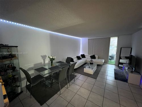 apt-407-9310 Fontainebleau Blvd, Miami, FL, 33172-4269 | Card Image
