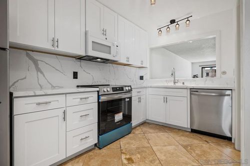 209-3525 Lebon Dr, San Diego, CA, 92122-4548 | Card Image