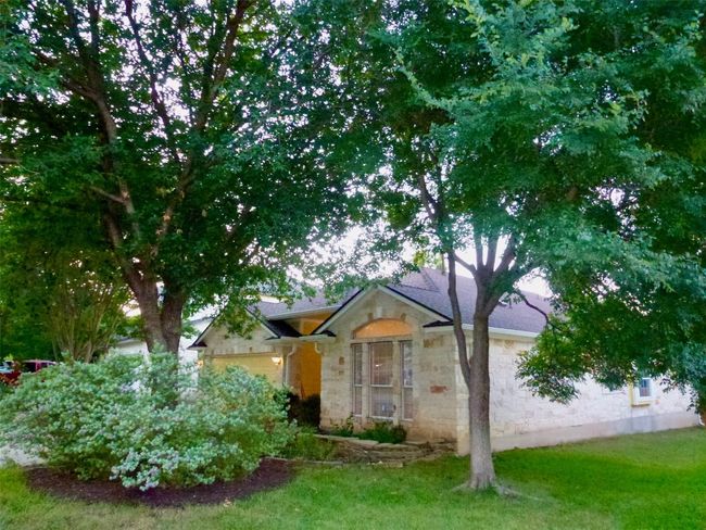 Tree shaded front yard | Image 28