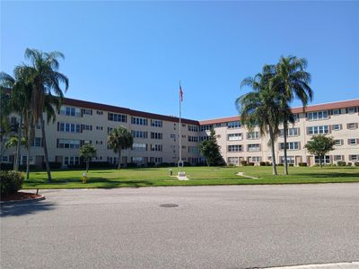 217 - 9950 62 Nd Terrace N, Condo with 1 bedrooms, 1 bathrooms and null parking in St Petersburg FL | Image 1