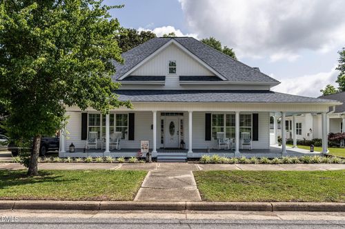 212 W Church St, Benson, NC, 27504-1332 | Card Image