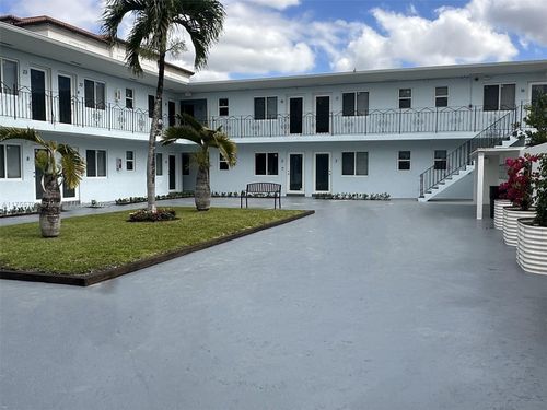 25-25 W 6th St, Hialeah, FL, 33010-4795 | Card Image