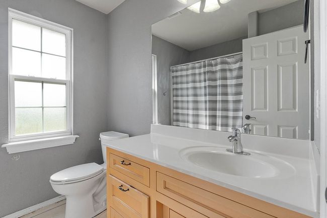 Guest bathroom | Image 16