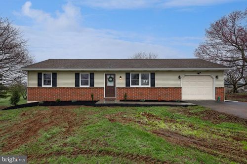 7751 Lancaster Ave, MYERSTOWN, PA, 17067-1941 | Card Image