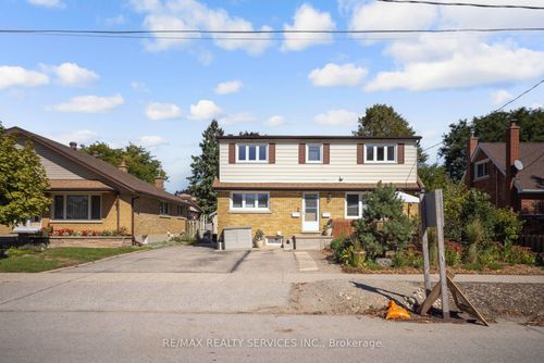 476 Prospect Ave, Kitchener, ON, N2A1E1 | Card Image