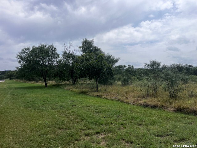 Land in Leakey