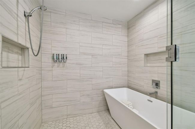 UNIT-15005 - 5120 Marina Way, Condo with 3 bedrooms, 3 bathrooms and null parking in TAMPA FL | Image 38