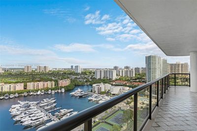 20E - 19667 Turnberry Way, Condo with 2 bedrooms, 2 bathrooms and null parking in Aventura FL | Image 1