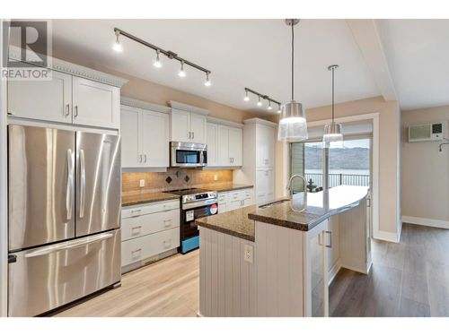 114-4350 Ponderosa Dr, Peachland, BC, V0H1X5 | Card Image