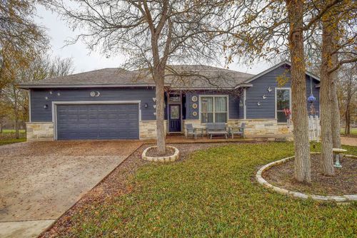 172 Waipahoehoe Dr, Bastrop, TX, 78602-2035 | Card Image