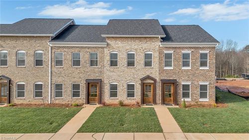 2113 24th Street Ln Se, Hickory, NC, 28602-8794 | Card Image