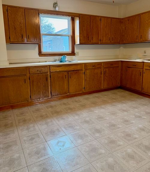 1-43 Aborn St, Peabody, MA, 01960-6042 | Card Image