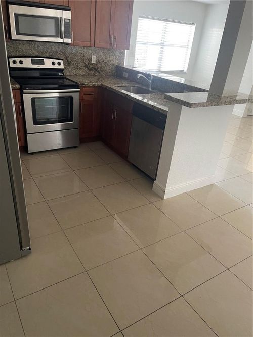 3611 Ne 15th Ave, Pompano Beach, FL, 33064-6151 | Card Image