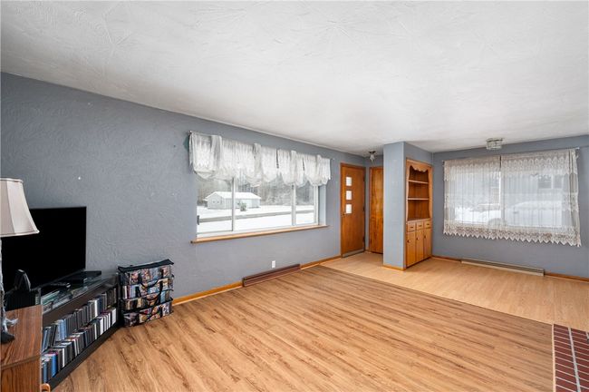 1419 Branchton Rd, House other with 2 bedrooms, 2 bathrooms and 1 parking in Hilliards PA | Image 5