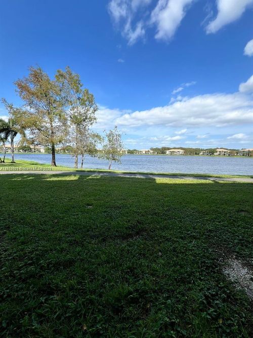 apt-103-5065 Wiles Rd, Coconut Creek, FL, 33073-4211 | Card Image