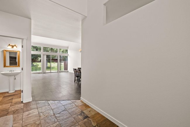 Foyer | Image 7