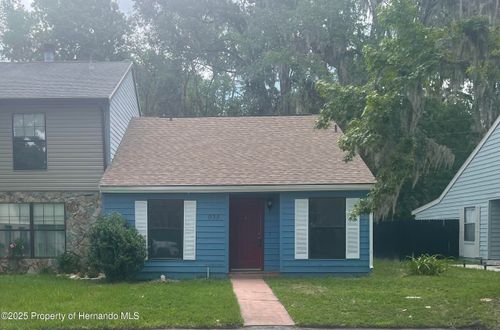 935 Village Dr, Brooksville, FL, 34601-3151 | Card Image