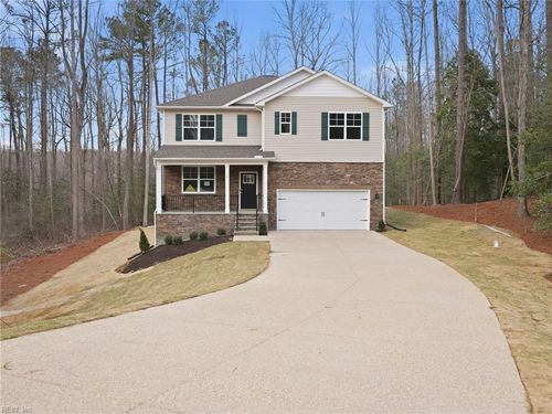 7611 Patriots Way, Gloucester, VA, 23061-5372 | Card Image