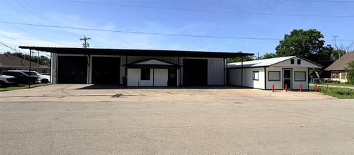 504 Bolivar St, Sanger, TX, 76266-8963 | Card Image