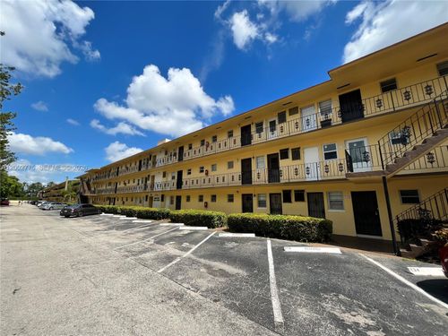 apt-g108-2810 Ne 201st Ter, Aventura, FL, 33180-2086 | Card Image