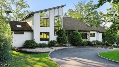 17 Nottingham Way, Warren, NJ, 07059-6754 | Card Image