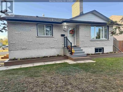 484 Simon Fraser Dr, Home with 3 bedrooms, 2 bathrooms and null parking in Thunder Bay ON | Image 1