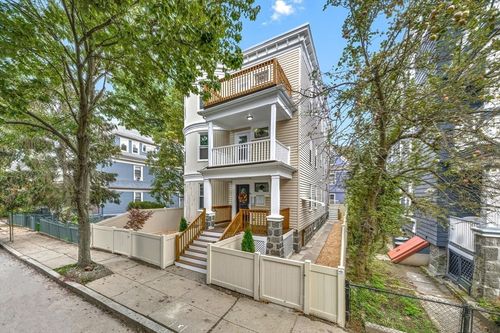 apt-3-24 Hinckley St, Boston, MA, 02125-4367 | Card Image