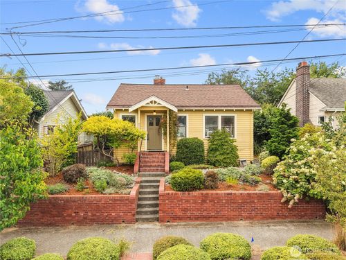 8333 17th Avenue Nw, Seattle, WA, 98117 | Card Image