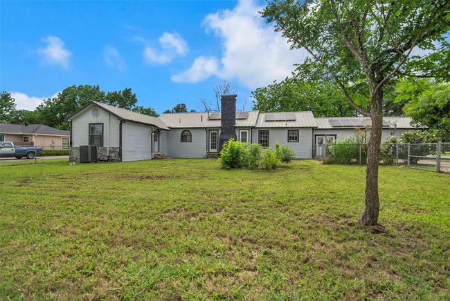 820 Lipscomb St, House other with 3 bedrooms, 2 bathrooms and null parking in Bonham TX | Image 4