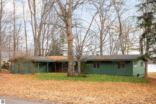 3763 E Shore Dr, Grawn, MI, 49637-9527 | Card Image