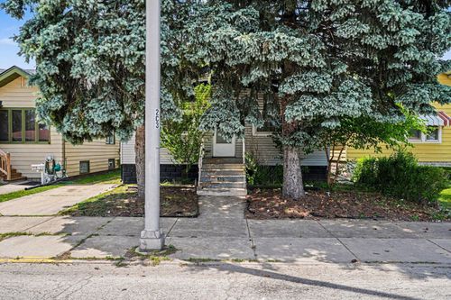 988 Wentworth Ave, Calumet City, IL, 60409-5237 | Card Image