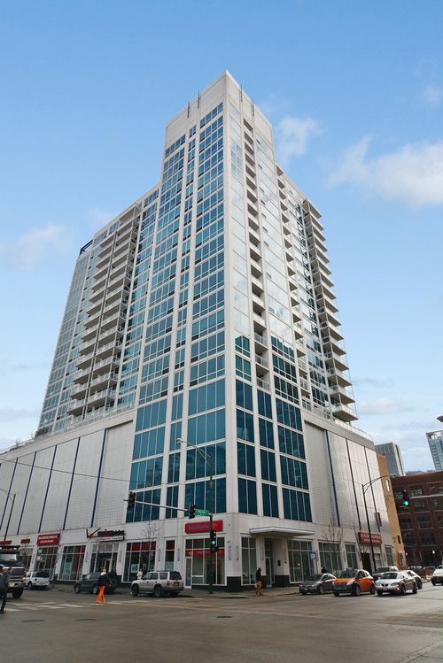 1911-757 Orleans St, Chicago, IL, 60654-3525 | Card Image
