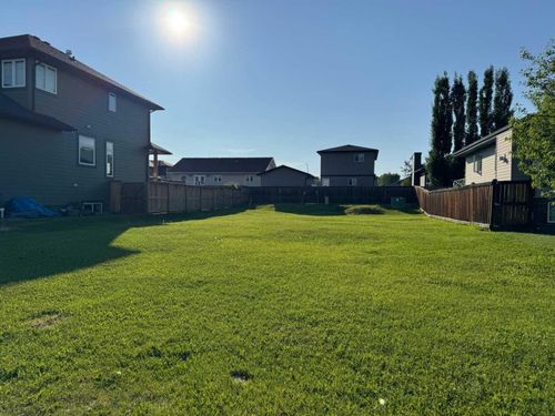 804 10 Street Se, Slave Lake, AB, T0G2A3 | Card Image