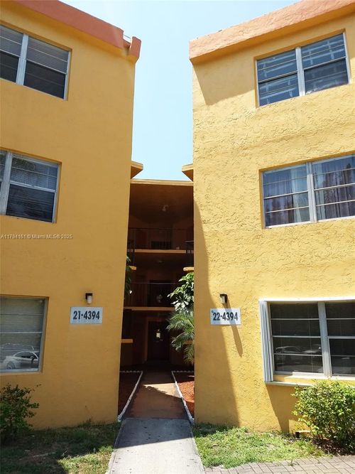 3c-4394 Nw 9th Ave, Deerfield Beach, FL, 33064-1765 | Card Image