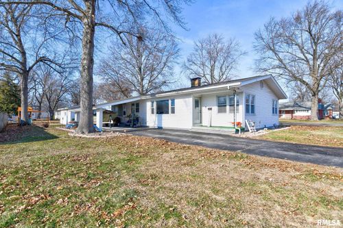 1245 N Lincoln Ave, Taylorville, IL, 62568-1227 | Card Image