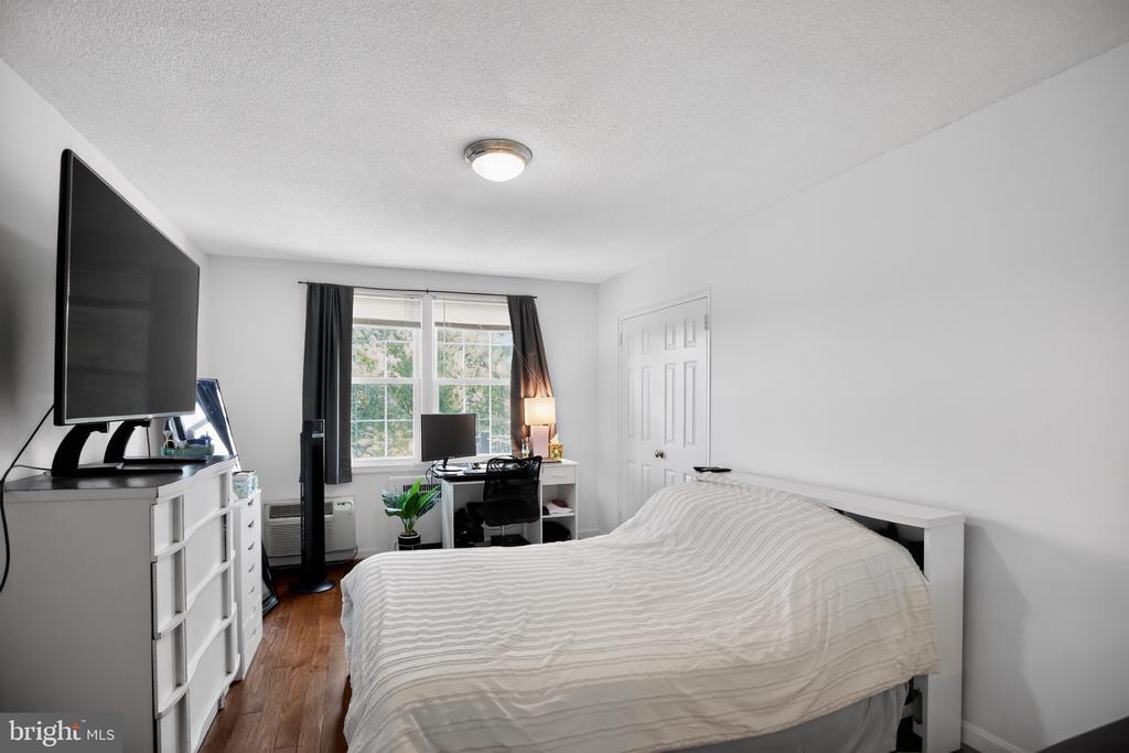 Residential in ARLINGTON 3