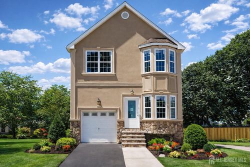 57 Ray St, Somerset, NJ, 08873-3239 | Card Image